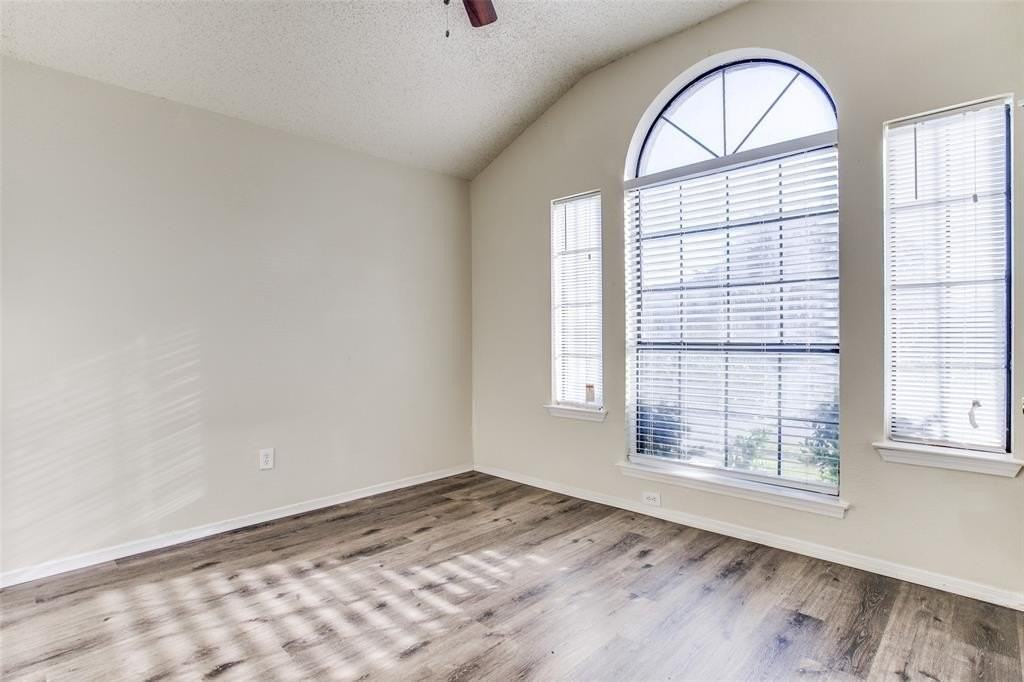 451 Appomattox Dr - Photo 4 of 12