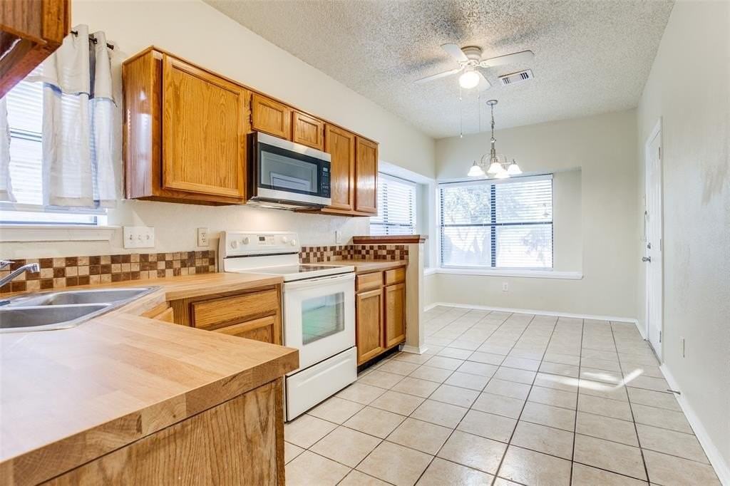 451 Appomattox Dr - Photo 5 of 12