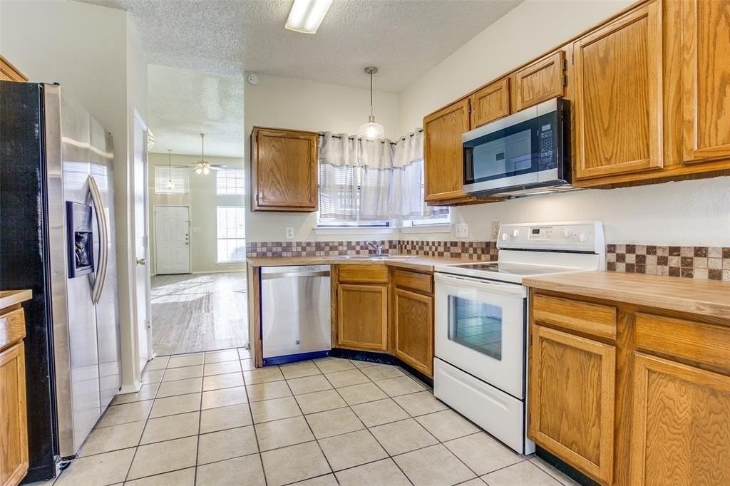 451 Appomattox Dr - Photo 6 of 12