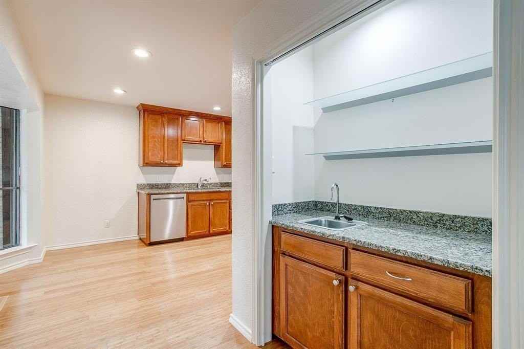 4422 Westdale Ct - Photo 7 of 28