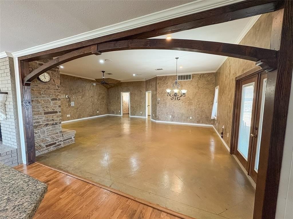 416 N Arizona Dr - Photo 7 of 32