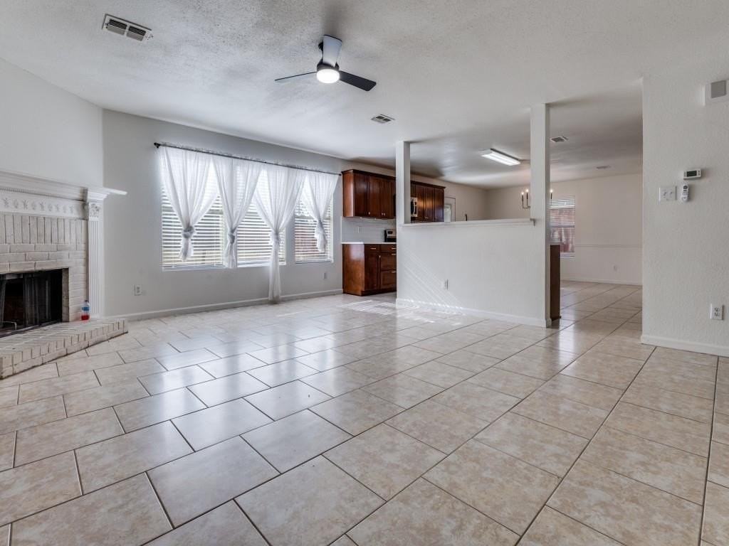 740 Lovern St - Photo 4 of 35