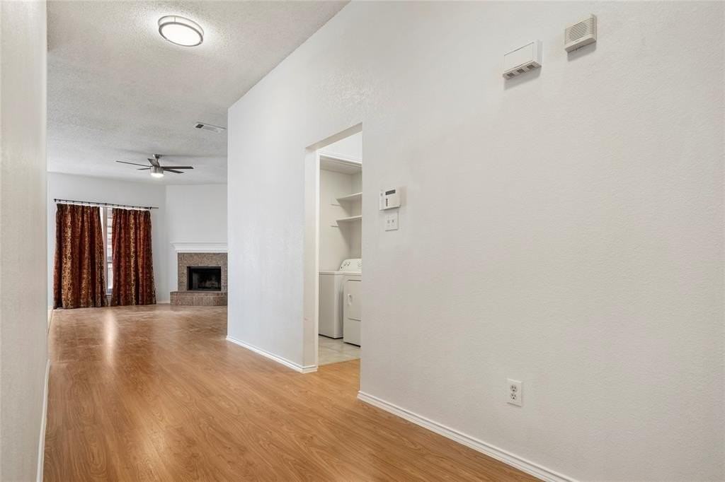 4914 Brazoswood Cir - Photo 5 of 39