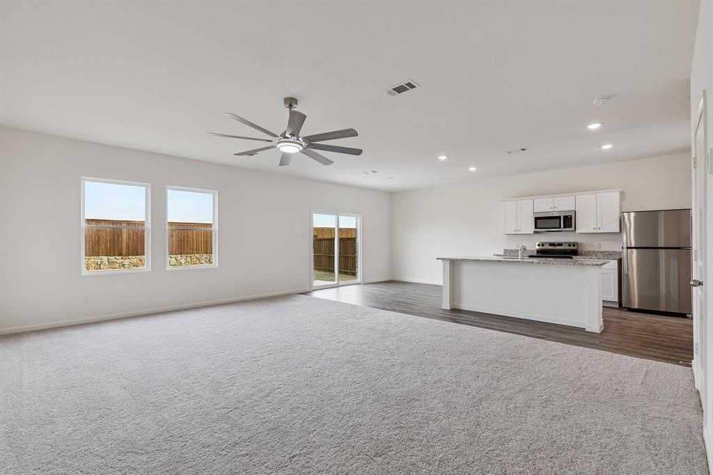 14119 Donahue St - Photo 3 of 17