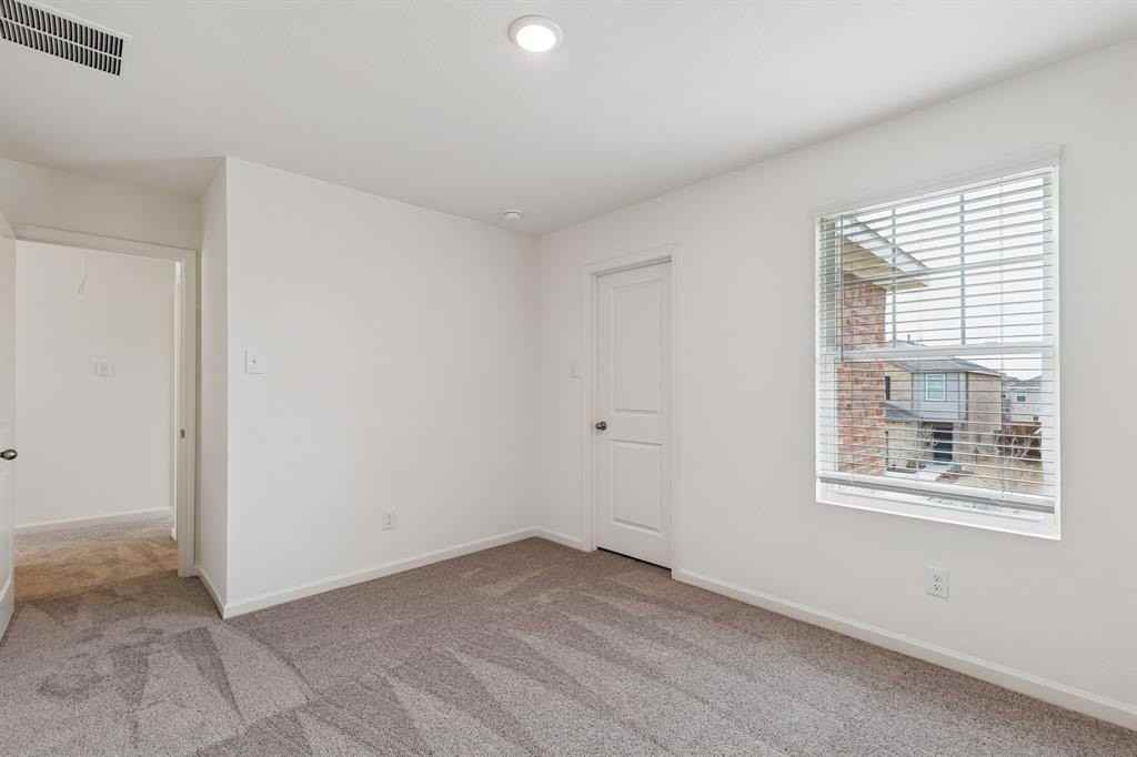 14119 Donahue St - Photo 7 of 17