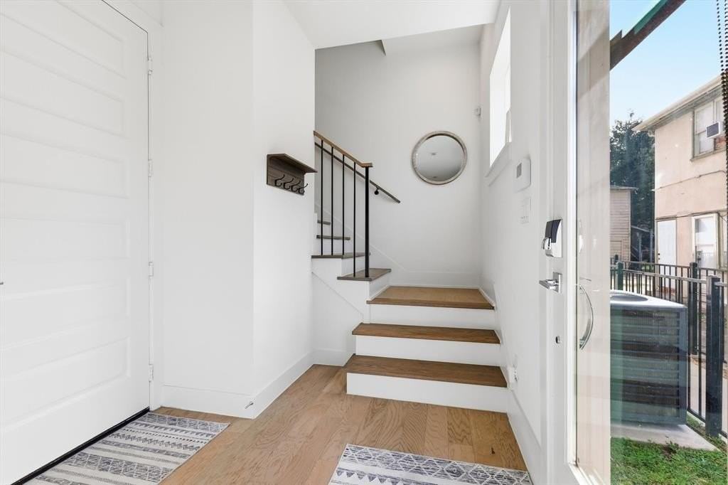 6022 Lewis St #101 - Photo 5 of 38