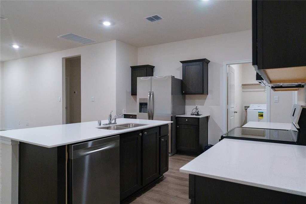 929 Jefferson Way - Photo 5 of 31