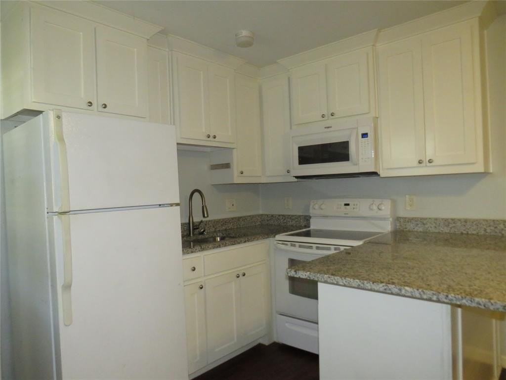 1026 Thomas St - Photo 6 of 18