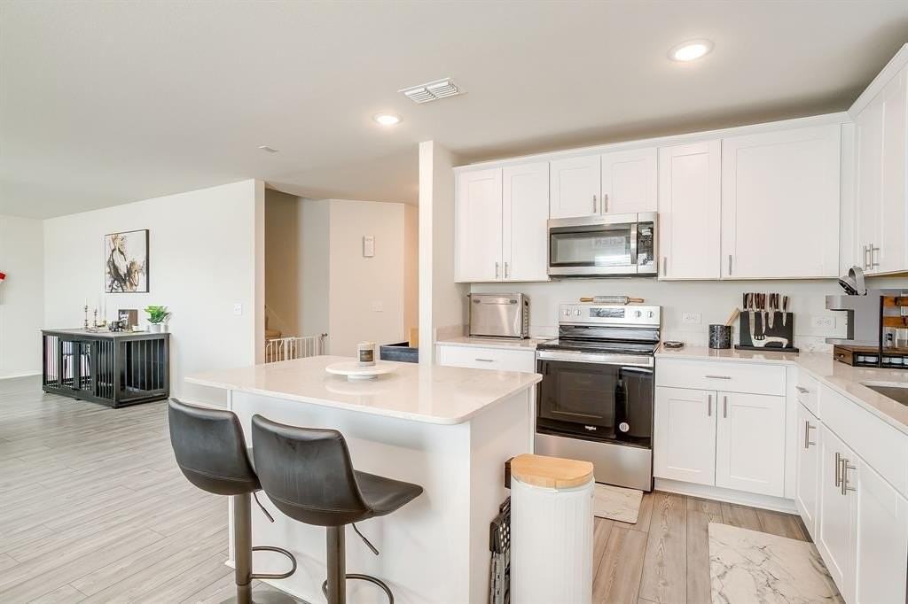 4553 Greyberry Dr - Photo 6 of 32