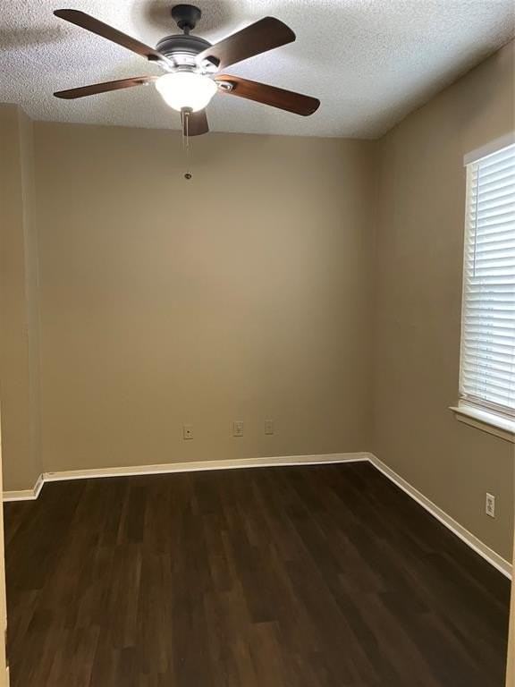 902 W Hickory St #3 - Photo 5 of 9