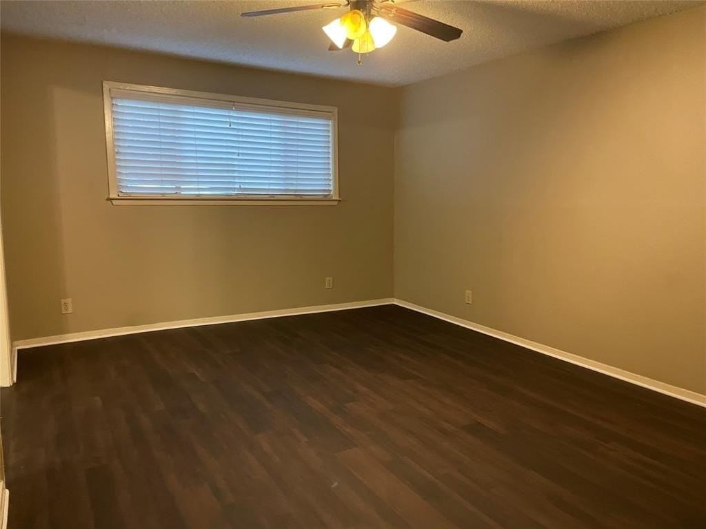 902 W Hickory St #3 - Photo 7 of 9