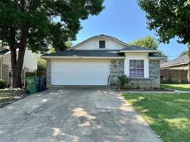 featured image of 1416 Woodfern Dr