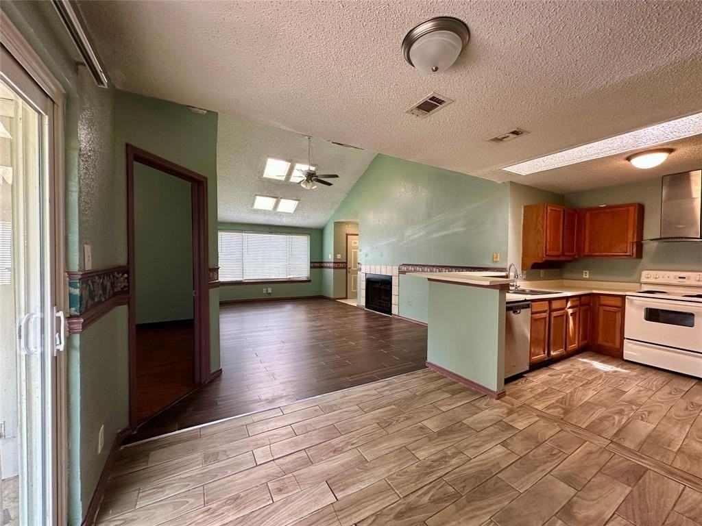 1416 Woodfern Dr - Photo 7 of 21