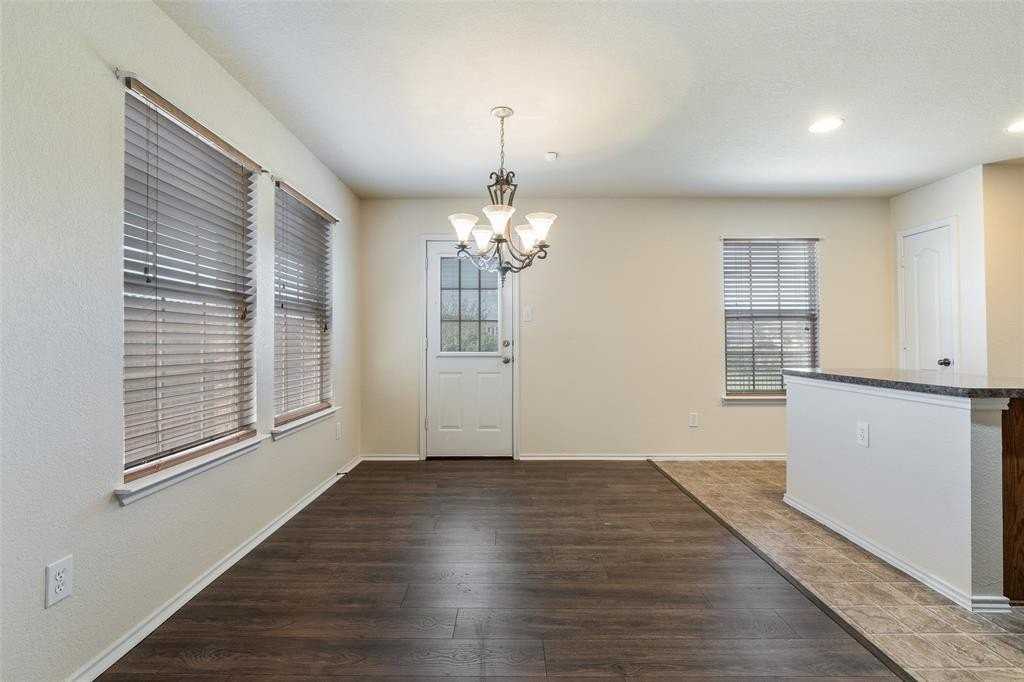 3917 Mantis St - Photo 5 of 22