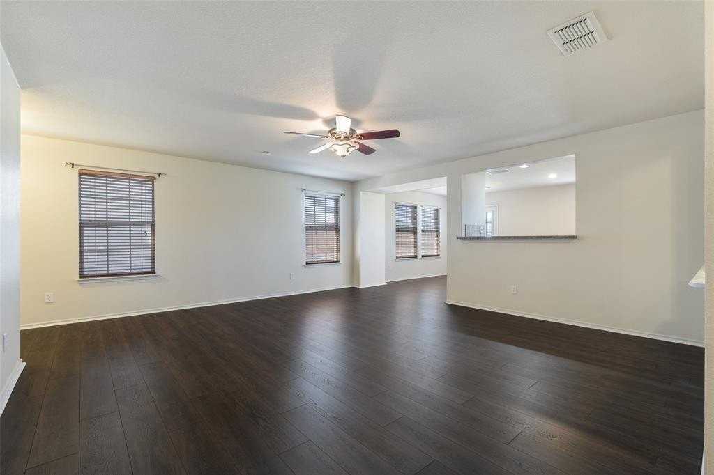 3917 Mantis St - Photo 7 of 22