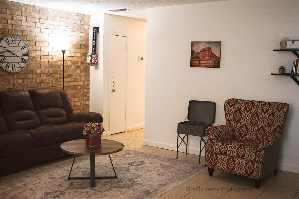 1810 Highland Ave - Photo 5 of 26