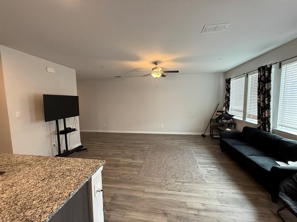 1108 Bowie Dr - Photo 6 of 27