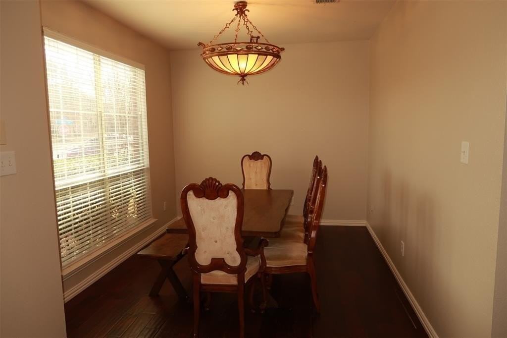 6307 Lakewood Dr - Photo 3 of 30