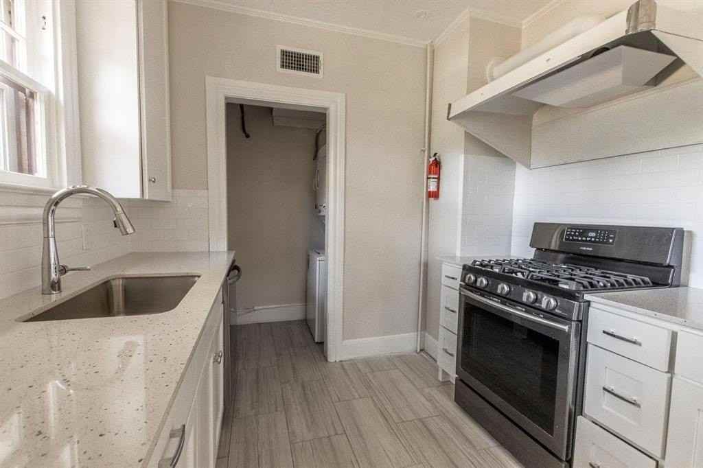 3901 Prescott Ave #3903 - Photo 6 of 12