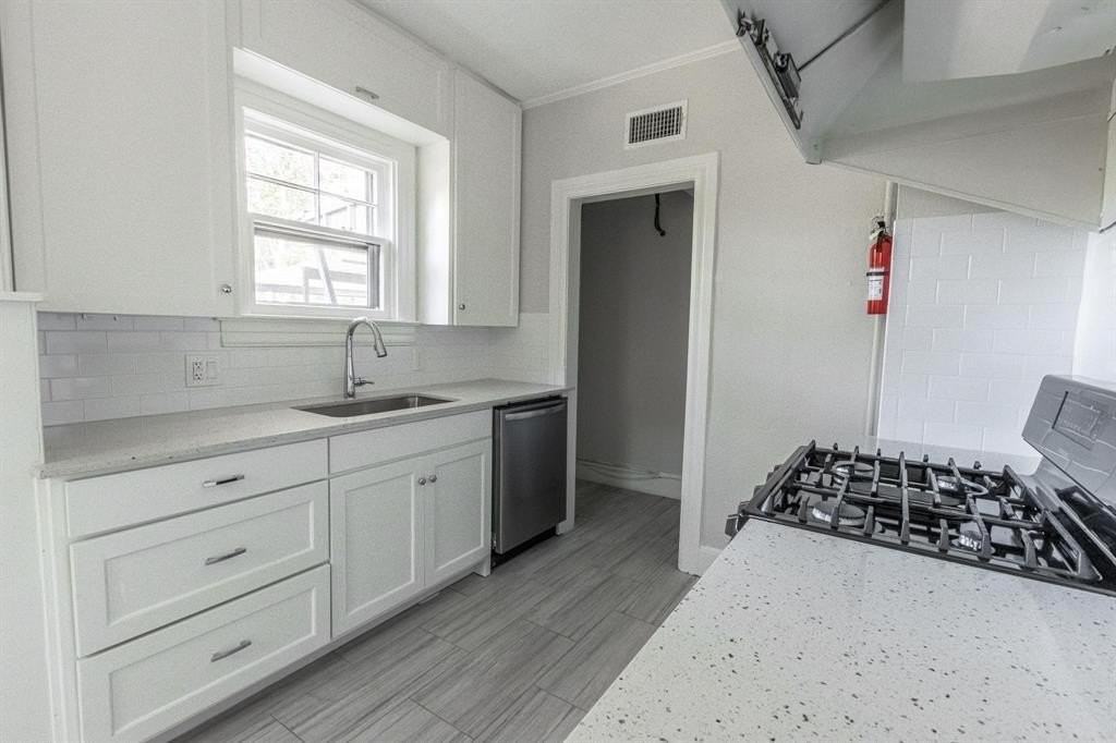 3901 Prescott Ave #3903 - Photo 7 of 12