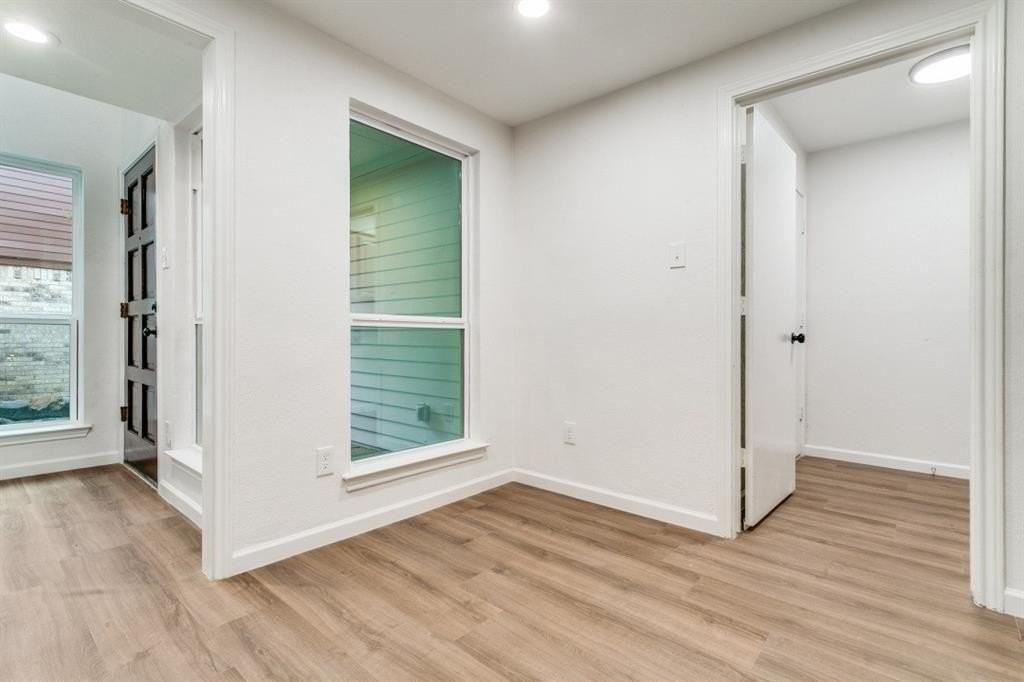 2106 Avignon Dr - Photo 5 of 24