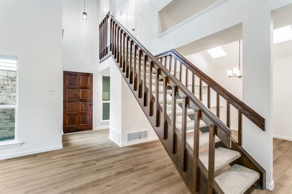 2106 Avignon Dr - Photo 6 of 24