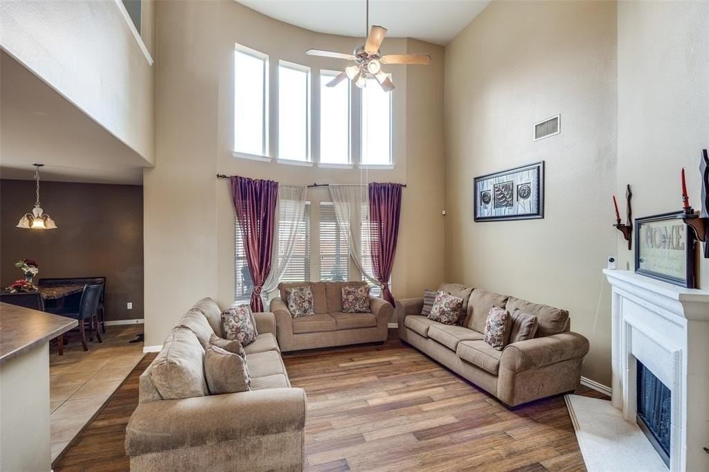 917 Ozark Dr - Photo 5 of 25