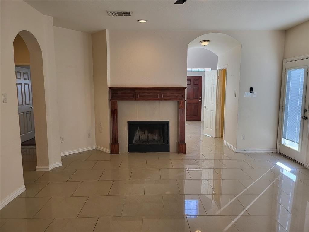 2648 Dunbar Dr - Photo 5 of 36