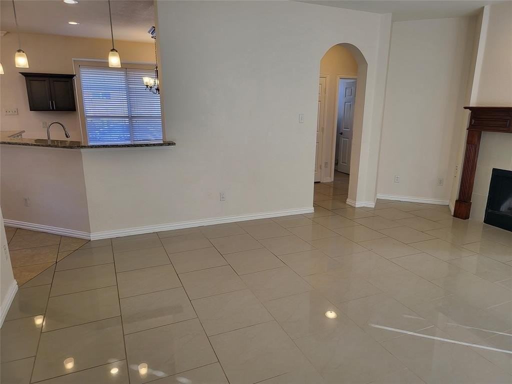 2648 Dunbar Dr - Photo 6 of 36