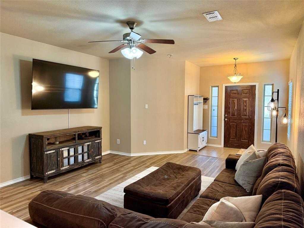 1068 Meadow Scape Dr - Photo 2 of 16