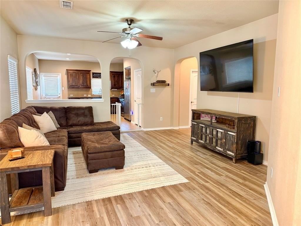 1068 Meadow Scape Dr - Photo 4 of 16