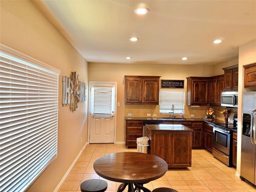 1068 Meadow Scape Dr - Photo 7 of 16