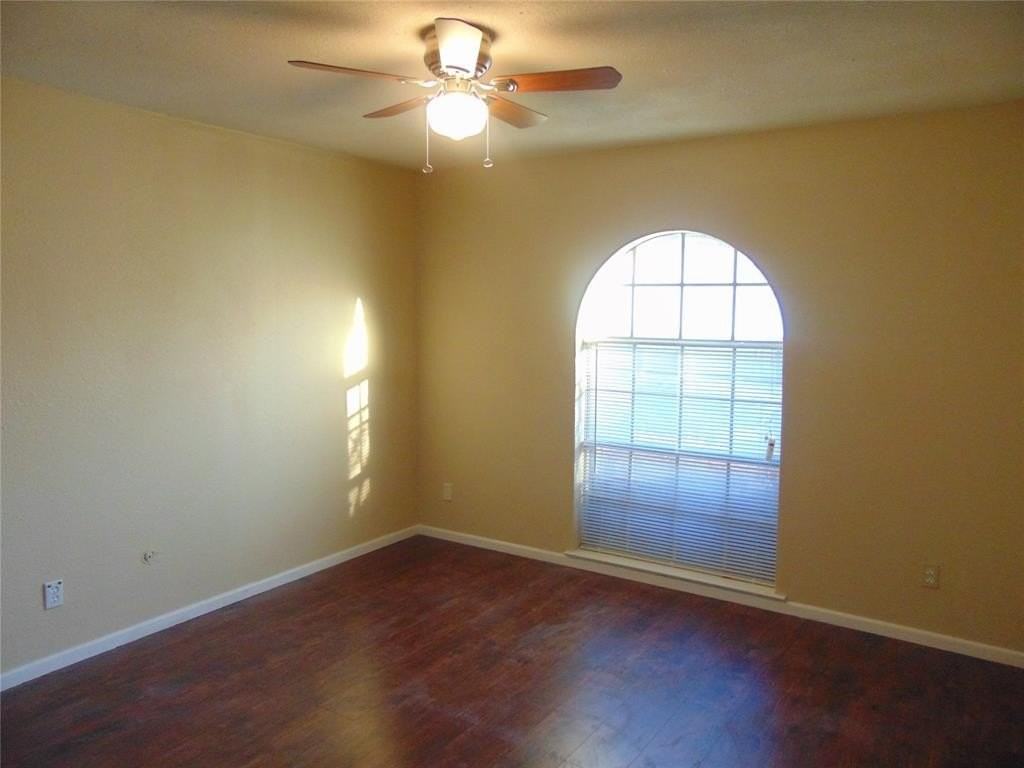 7233 Martha Ln - Photo 4 of 36