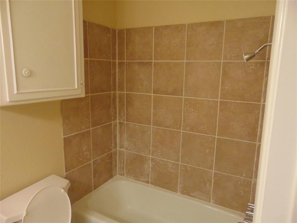 7233 Martha Ln - Photo 7 of 36