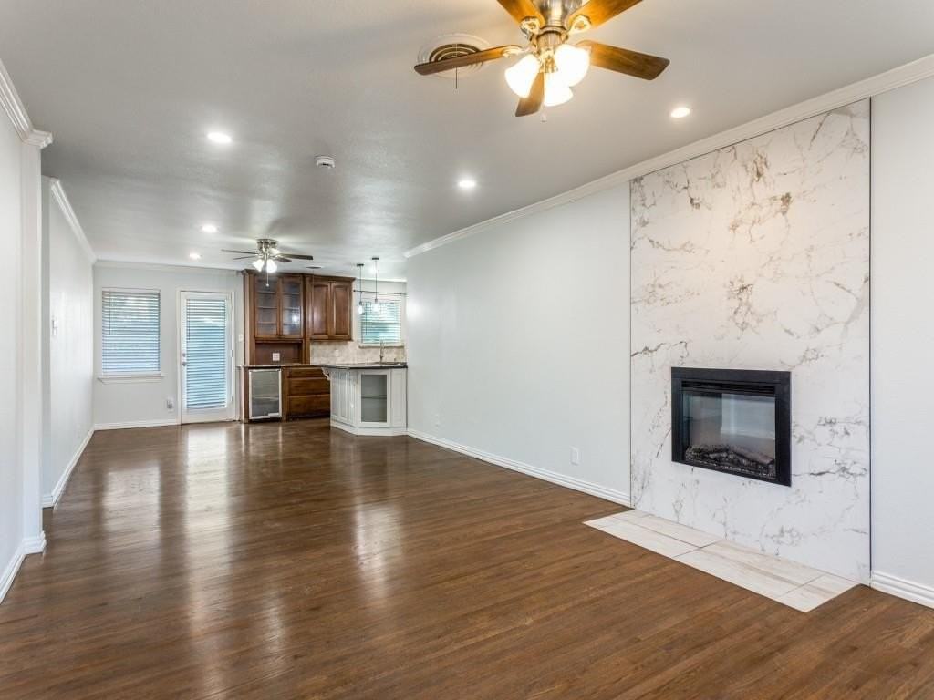 1404 Ravenwood Dr - Photo 3 of 12