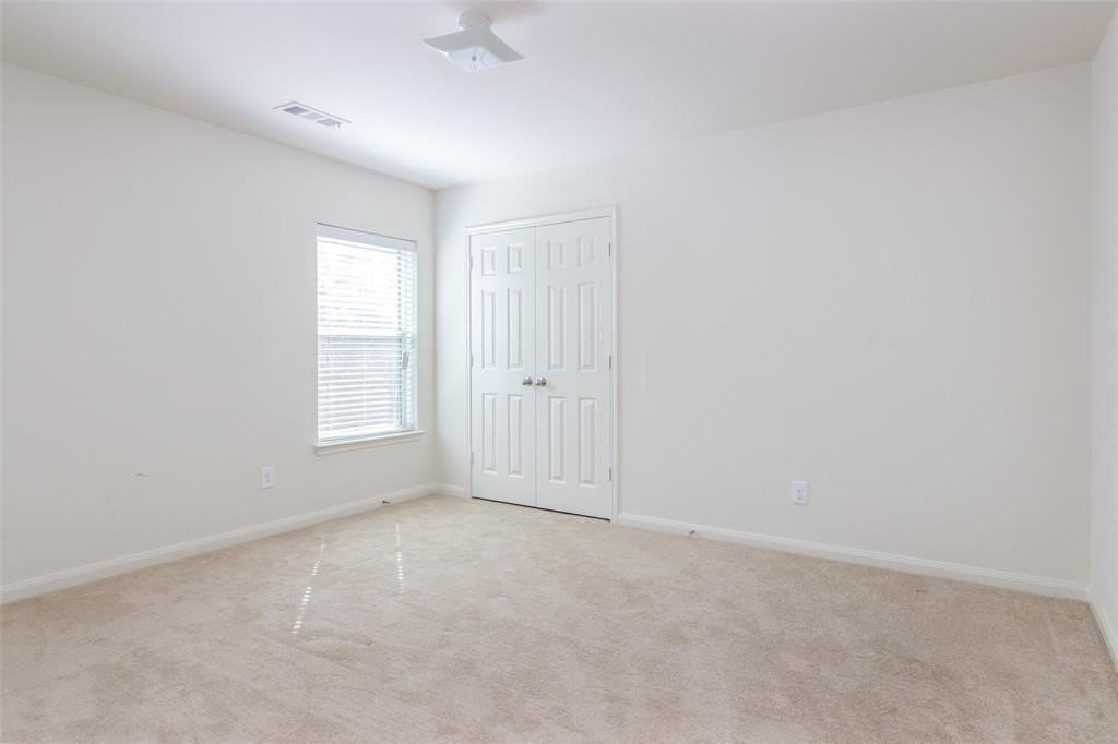 128 Oriole Dr - Photo 5 of 19