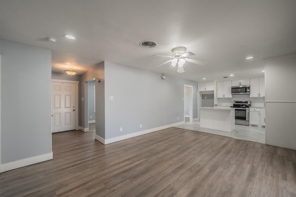 3612 Dawn Dr - Photo 2 of 40