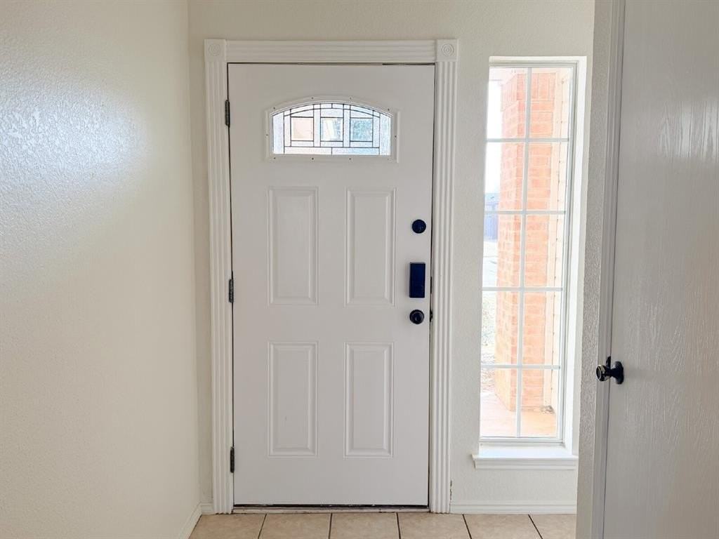 308 Palm St - Photo 5 of 35