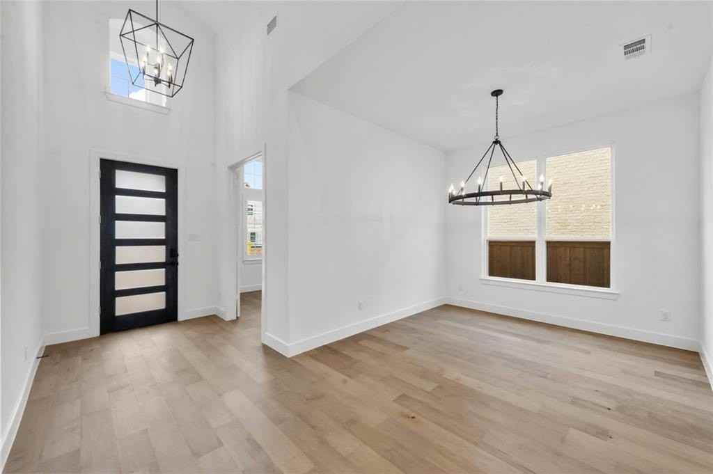 15577 Desert Broom Rd - Photo 4 of 37