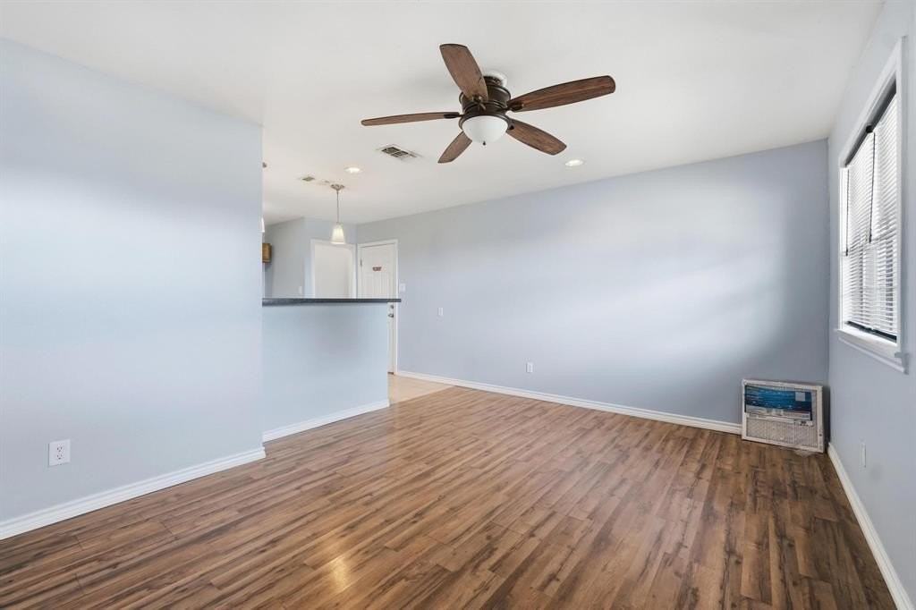 1741 Pasadena Dr - Photo 4 of 29