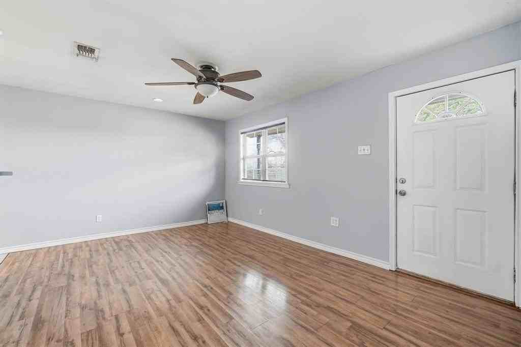 1741 Pasadena Dr - Photo 5 of 29