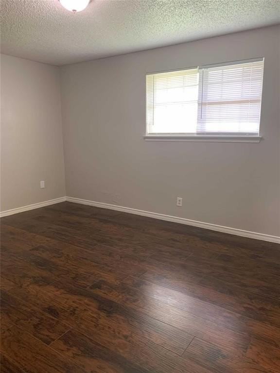 901 Downing St - Photo 6 of 9