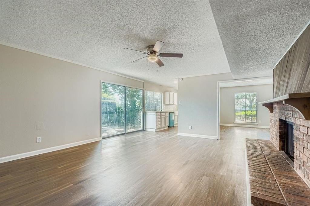 9117 Fairmont Cir - Photo 4 of 19