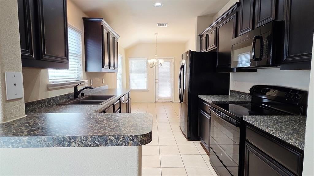 4031 Merriman Dr - Photo 4 of 25