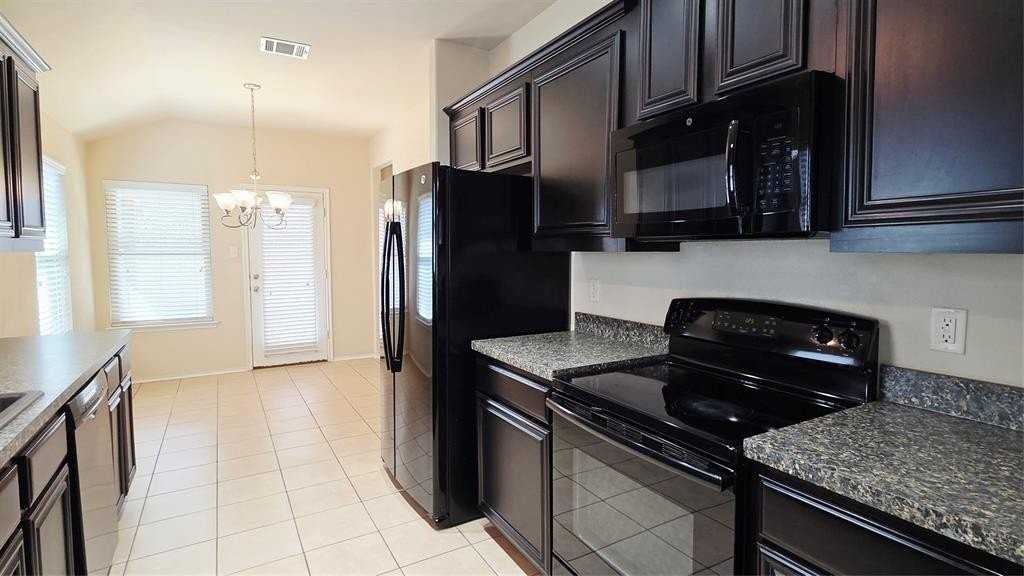 4031 Merriman Dr - Photo 5 of 25