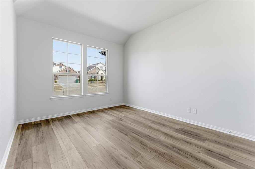 3520 Columbus St - Photo 5 of 29