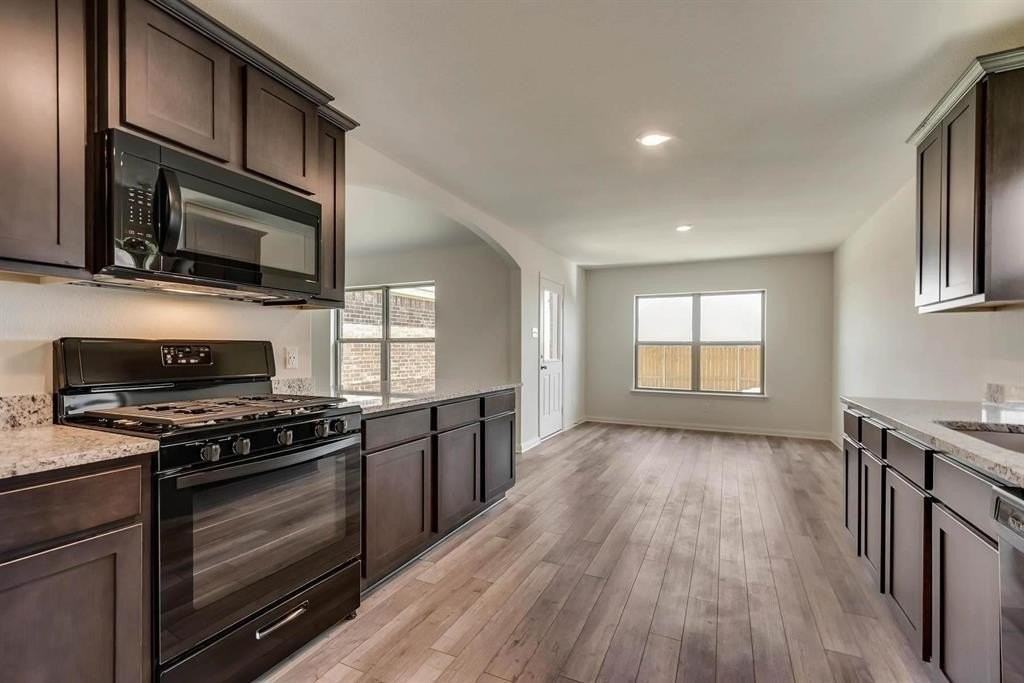 3088 Chillingham Dr - Photo 6 of 11