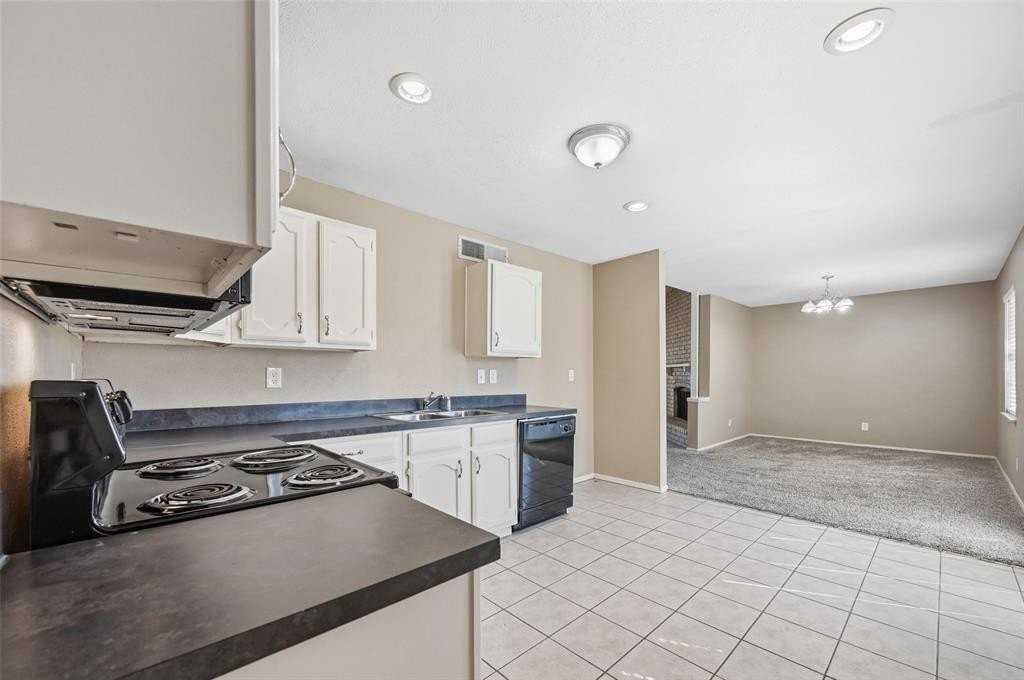 512 White Oak St - Photo 7 of 28