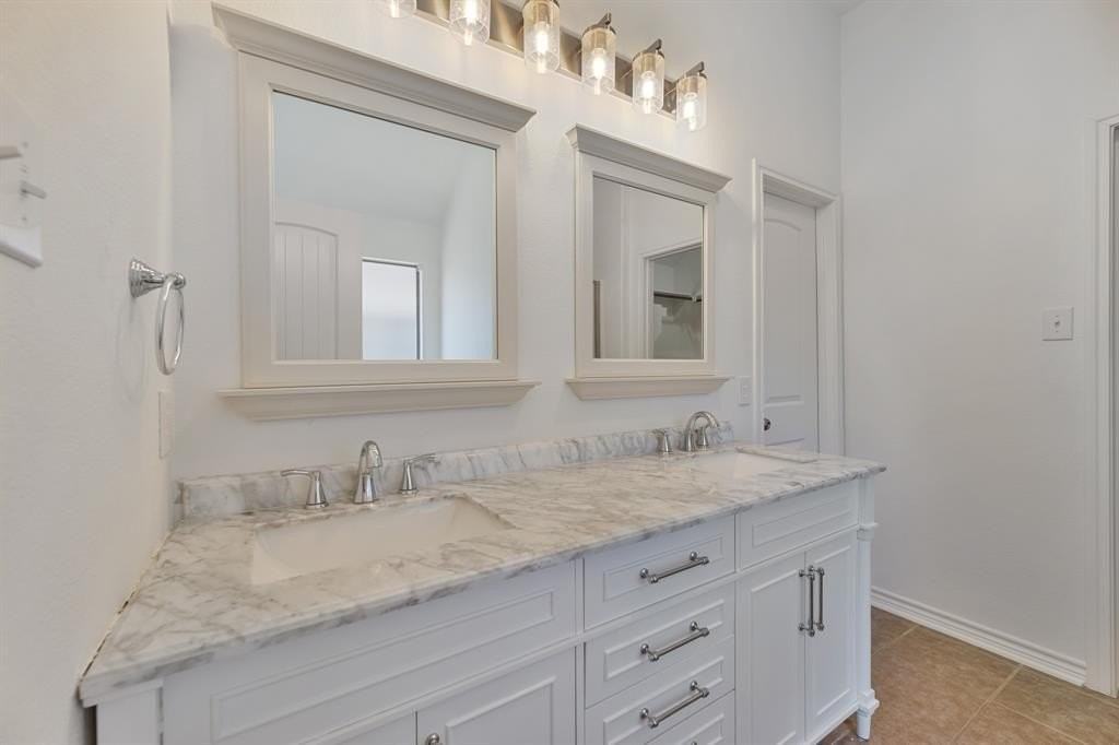 5129 Leeray Rd - Photo 2 of 39