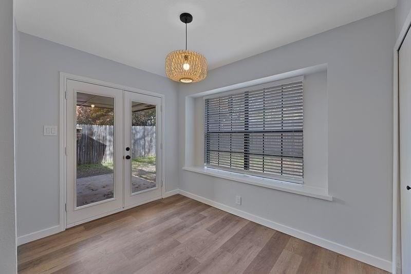 1916 Parkside Dr - Photo 4 of 19